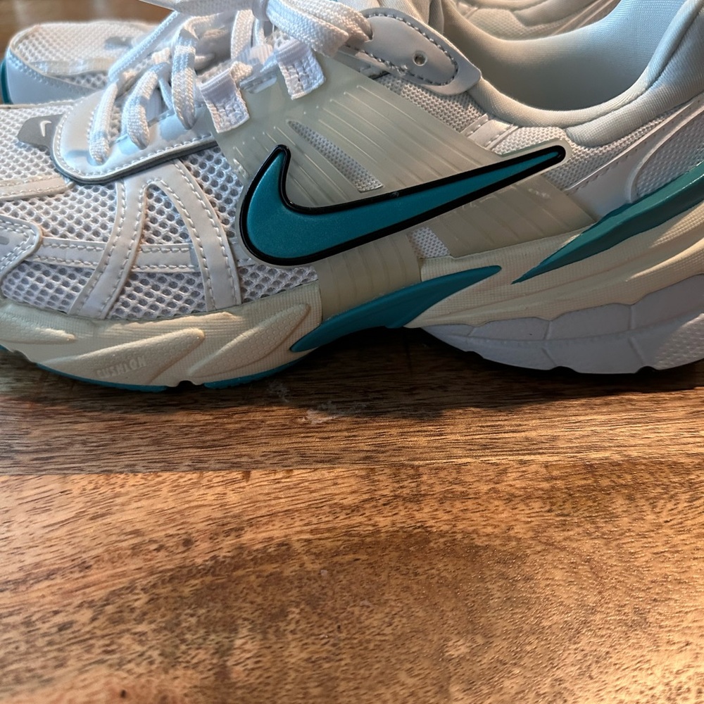 Nike Women's White and Blue Sneakers